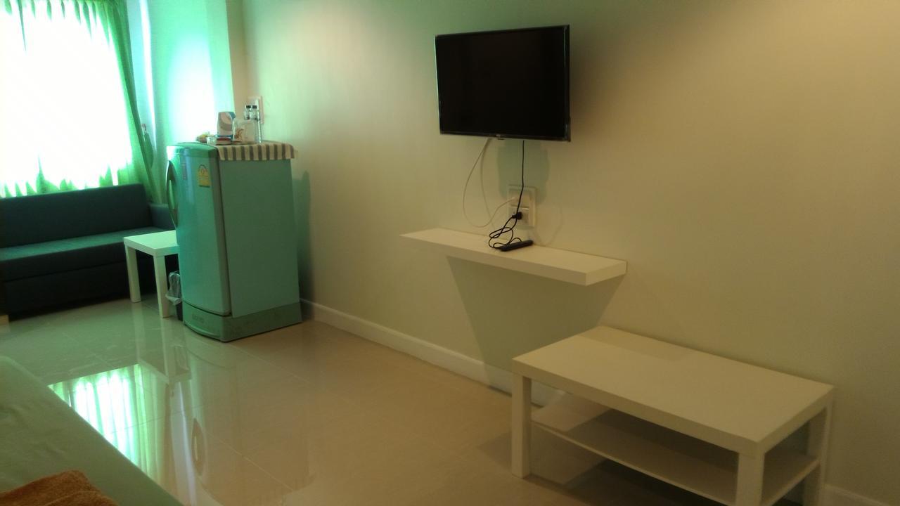 Uj Apartment Bangsaen Buitenkant foto